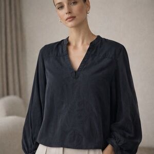 Diane Von Furstenberg Black V-Neck Blouse 100% Silk Minimalist Quiet Luxury 4